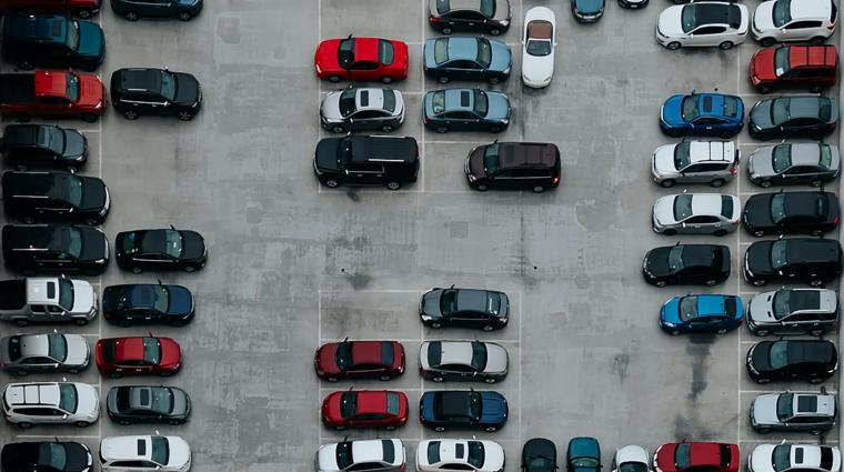 Mag een parking zomaar met je wagen rijden? 